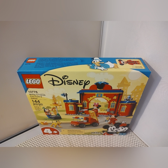 Lego 10776 Mickey & Friends Fire Truck & Station NWT Building Toy Set Disney - Picture 2 of 3